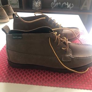 East land Chukkas